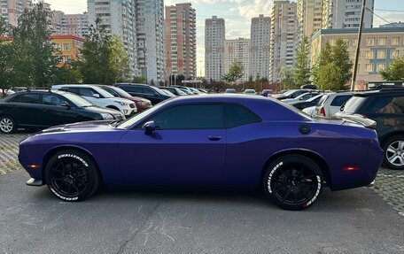 Dodge Challenger III рестайлинг 2, 2018 год, 3 950 000 рублей, 5 фотография