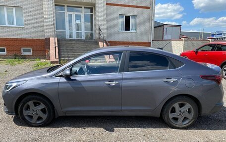 Hyundai Solaris II рестайлинг, 2021 год, 1 700 000 рублей, 5 фотография