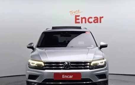 Volkswagen Tiguan II, 2018 год, 2 685 000 рублей, 3 фотография