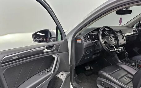 Volkswagen Tiguan II, 2018 год, 2 685 000 рублей, 10 фотография