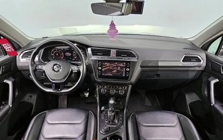 Volkswagen Tiguan II, 2018 год, 2 685 000 рублей, 7 фотография