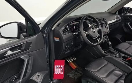 Volkswagen Tiguan II, 2018 год, 2 730 000 рублей, 11 фотография