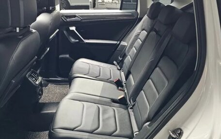 Volkswagen Tiguan II, 2018 год, 2 780 000 рублей, 12 фотография