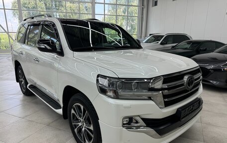 Toyota Land Cruiser 200, 2019 год, 9 700 000 рублей, 2 фотография