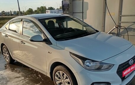 Hyundai Solaris II рестайлинг, 2017 год, 1 350 000 рублей, 3 фотография