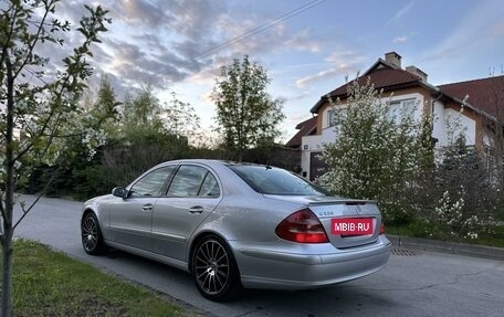 Mercedes-Benz E-Класс, 2003 год, 1 080 000 рублей, 8 фотография