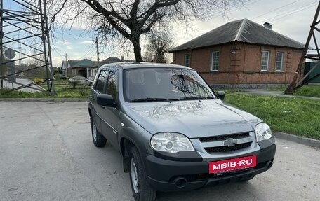 Chevrolet Niva I рестайлинг, 2012 год, 720 000 рублей, 2 фотография