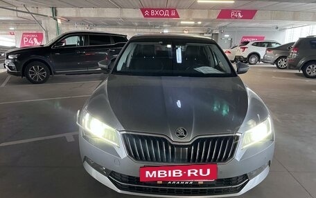 Skoda Superb III рестайлинг, 2017 год, 1 800 000 рублей, 2 фотография