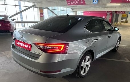 Skoda Superb III рестайлинг, 2017 год, 1 800 000 рублей, 6 фотография