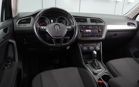 Volkswagen Tiguan II, 2019 год, 2 939 000 рублей, 6 фотография