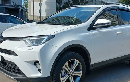 Toyota RAV4, 2016 год, 2 700 000 рублей, 10 фотография