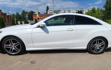 Mercedes-Benz E-Класс, 2015 год, 2 500 000 рублей, 9 фотография