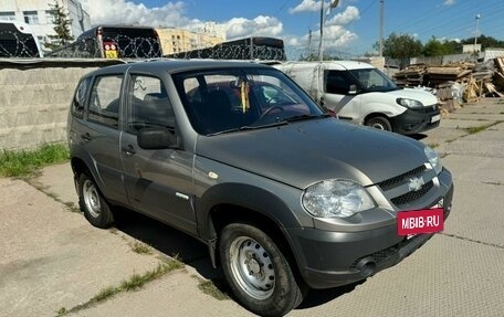 Chevrolet Niva I рестайлинг, 2011 год, 435 000 рублей, 2 фотография