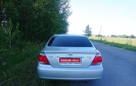 Toyota Camry V40, 2005 год, 999 000 рублей, 3 фотография