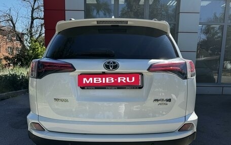 Toyota RAV4, 2017 год, 3 000 000 рублей, 10 фотография