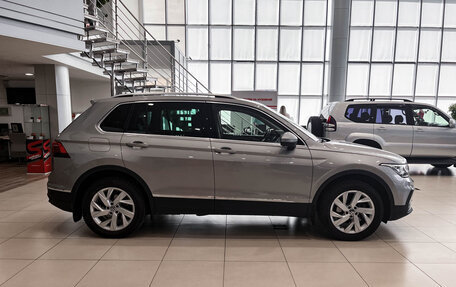 Volkswagen Tiguan II, 2021 год, 3 645 000 рублей, 4 фотография