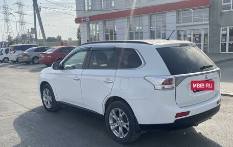 Mitsubishi Outlander III рестайлинг 3, 2013 год, 1 800 000 рублей, 5 фотография