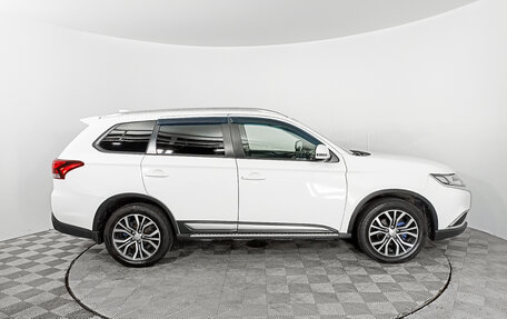 Mitsubishi Outlander III рестайлинг 3, 2018 год, 2 289 000 рублей, 4 фотография