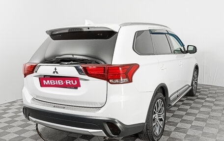 Mitsubishi Outlander III рестайлинг 3, 2018 год, 2 289 000 рублей, 5 фотография