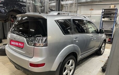 Mitsubishi Outlander III рестайлинг 3, 2008 год, 1 070 000 рублей, 3 фотография