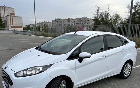 Ford Fiesta, 2015 год, 950 000 рублей, 2 фотография