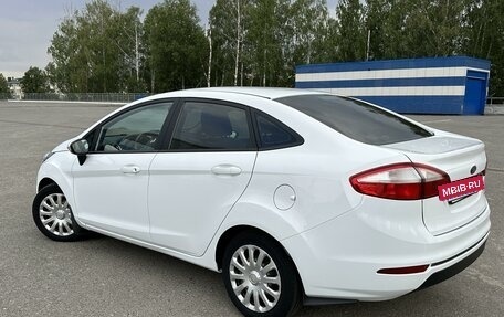 Ford Fiesta, 2015 год, 950 000 рублей, 4 фотография