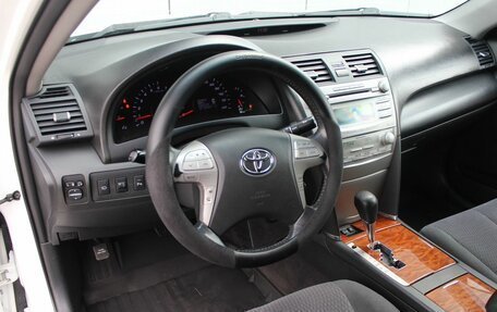 Toyota Camry, 2010 год, 1 350 000 рублей, 10 фотография