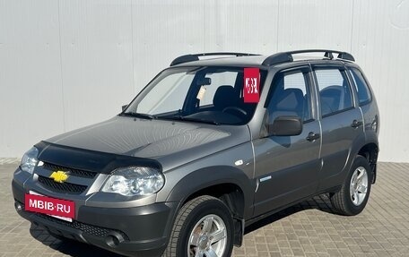 Chevrolet Niva I рестайлинг, 2011 год, 550 000 рублей, 3 фотография