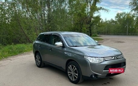 Mitsubishi Outlander III рестайлинг 3, 2013 год, 1 250 000 рублей, 4 фотография