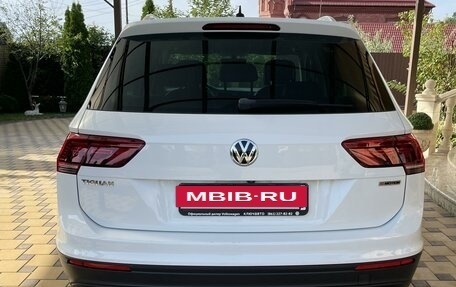 Volkswagen Tiguan II, 2018 год, 3 200 000 рублей, 2 фотография