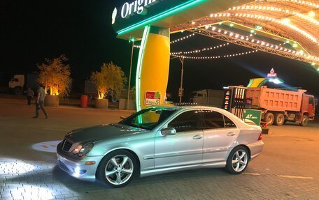 Mercedes-Benz C-Класс, 2004 год, 780 000 рублей, 4 фотография