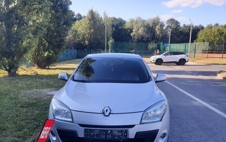 Renault Megane III, 2011 год, 700 000 рублей, 2 фотография