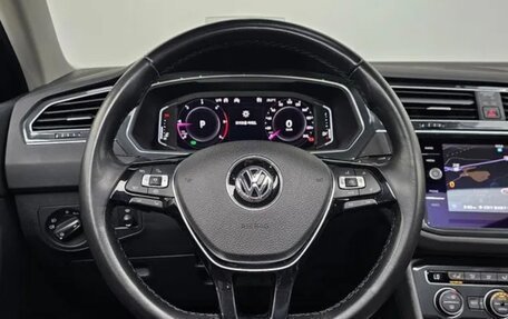 Volkswagen Tiguan II, 2018 год, 2 640 000 рублей, 13 фотография