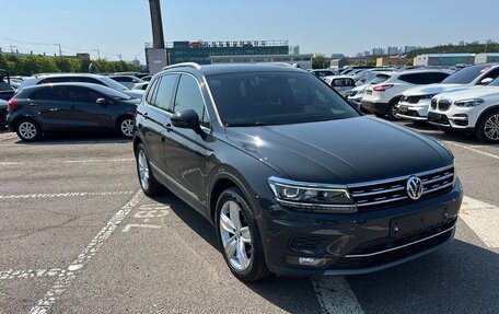 Volkswagen Tiguan II, 2020 год, 3 390 000 рублей, 3 фотография