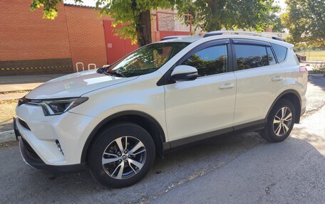 Toyota RAV4, 2017 год, 2 430 000 рублей, 7 фотография