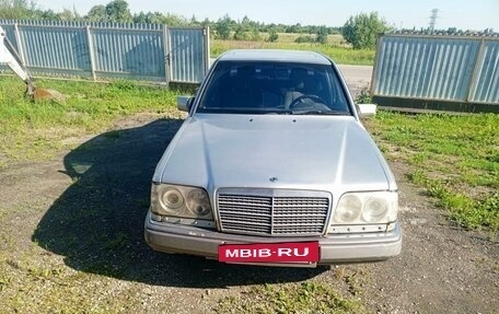 Mercedes-Benz E-Класс, 1992 год, 175 000 рублей, 2 фотография