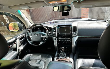 Toyota Land Cruiser 200, 2012 год, 4 570 000 рублей, 8 фотография