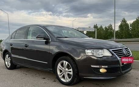 Volkswagen Passat B7, 2010 год, 1 050 000 рублей, 2 фотография