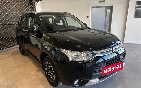 Mitsubishi Outlander III рестайлинг 3, 2014 год, 1 890 000 рублей, 5 фотография