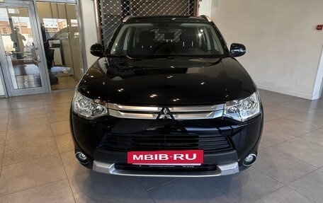 Mitsubishi Outlander III рестайлинг 3, 2014 год, 1 890 000 рублей, 4 фотография