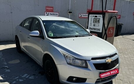 Chevrolet Cruze II, 2010 год, 780 000 рублей, 2 фотография