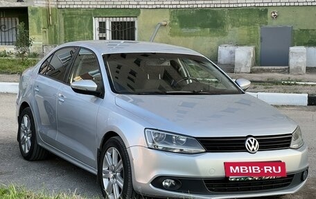 Volkswagen Jetta VI, 2012 год, 950 000 рублей, 2 фотография