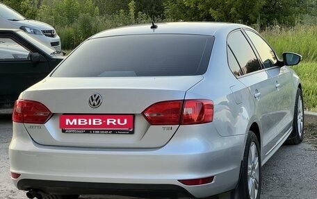 Volkswagen Jetta VI, 2012 год, 950 000 рублей, 3 фотография