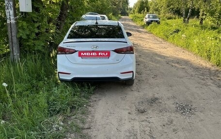 Hyundai Solaris II рестайлинг, 2017 год, 1 400 000 рублей, 5 фотография