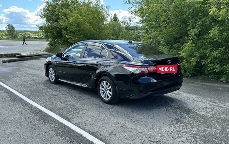 Toyota Camry, 2019 год, 3 350 000 рублей, 2 фотография