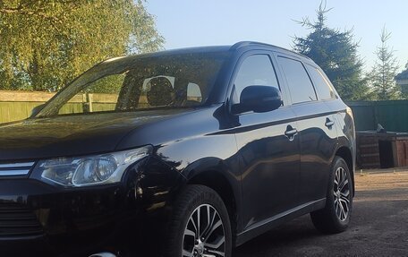 Mitsubishi Outlander III рестайлинг 3, 2012 год, 1 750 000 рублей, 3 фотография