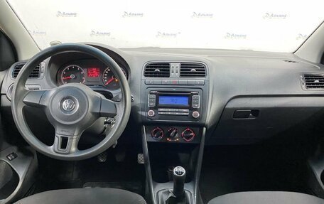 Volkswagen Polo VI (EU Market), 2011 год, 700 000 рублей, 9 фотография