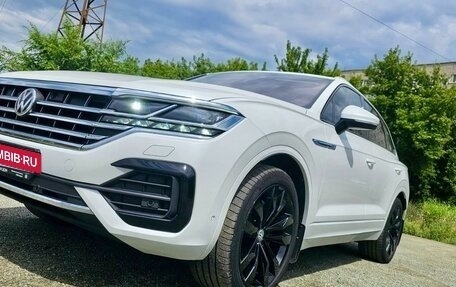 Volkswagen Touareg III, 2018 год, 5 650 000 рублей, 3 фотография