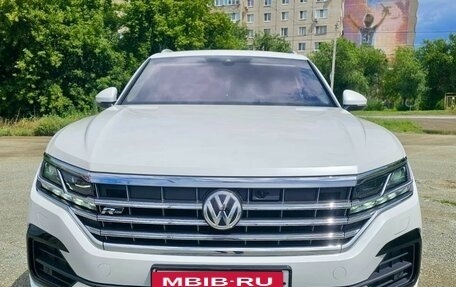 Volkswagen Touareg III, 2018 год, 5 650 000 рублей, 4 фотография