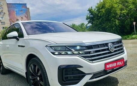 Volkswagen Touareg III, 2018 год, 5 650 000 рублей, 6 фотография